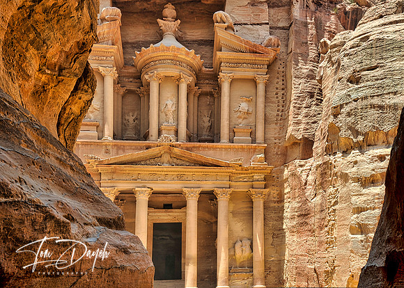 Between the canyon - Petra, Jordan